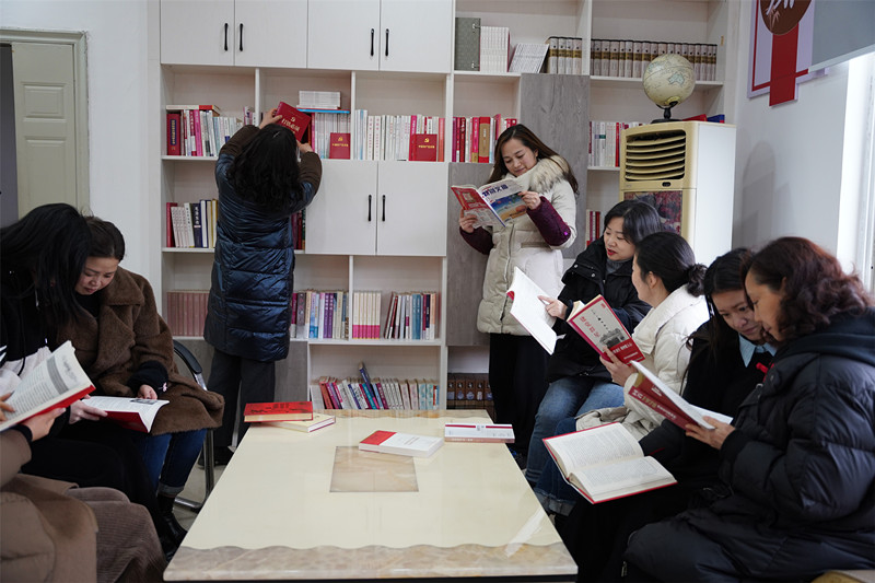 内江管理处组织开展“玫瑰书香”女职工读书活动