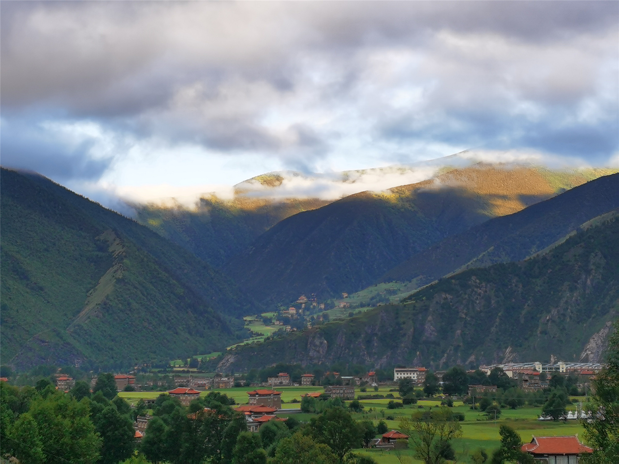 高原之晨——四川成渝高速公路股份有限公司成渝分公司肖佳玮_副本