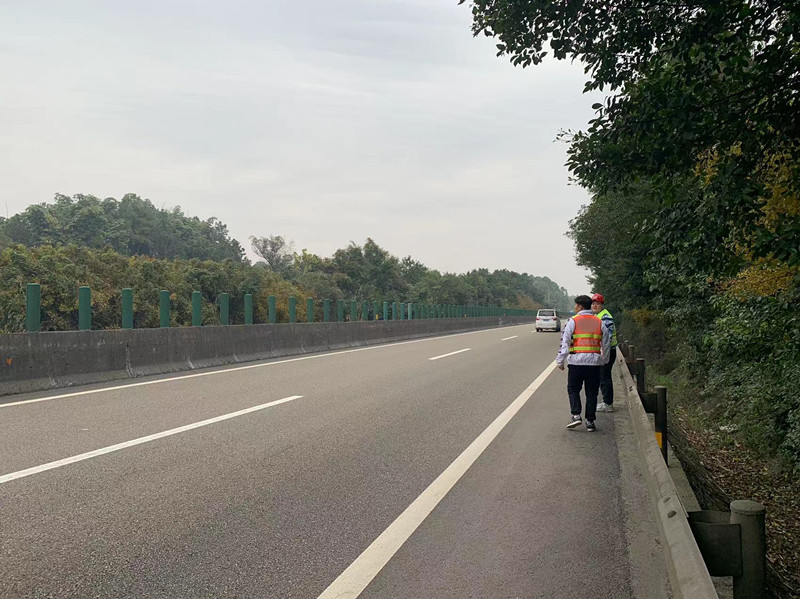 内江管理处完成12月日常养护工程验收工作