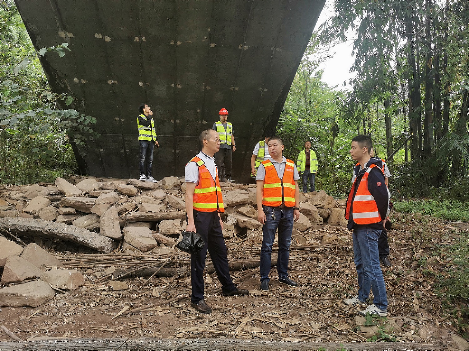 9.16+唐雁冰+成渝分公司组织开展9·16泸县地震震后高速公路设施构筑物安全排查工作