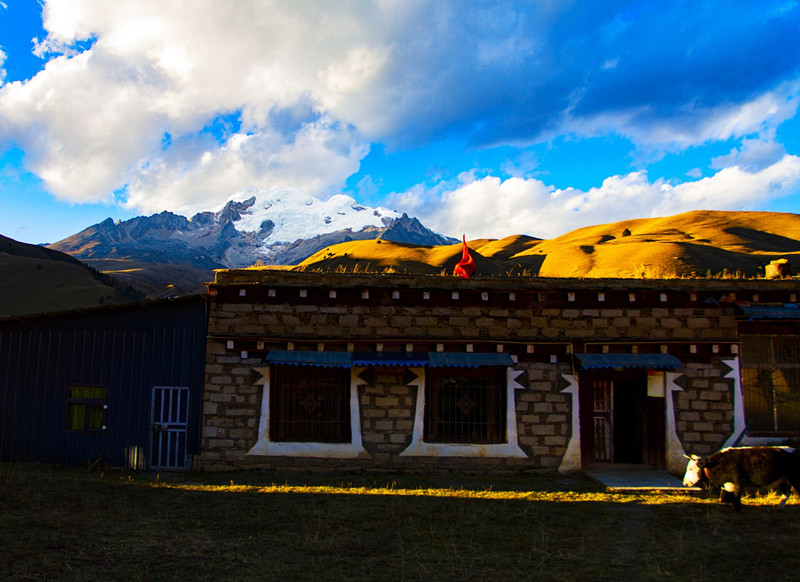 雪山上的藏家—四川成渝高速公路股份有限公司成渝分公司廖小波_副本