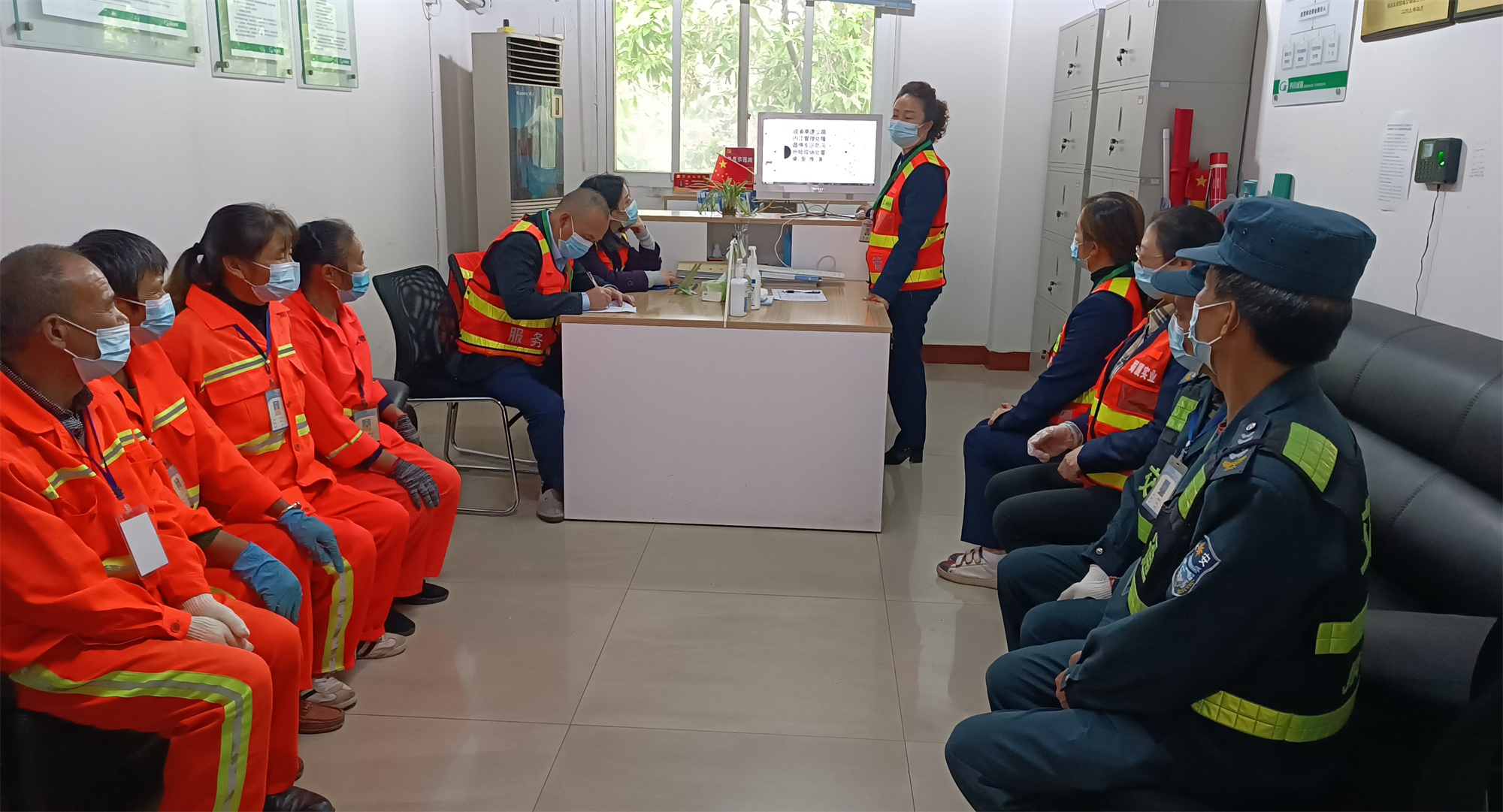 成渝高速隆昌停车区开展防汛抢险应急演练桌面推演