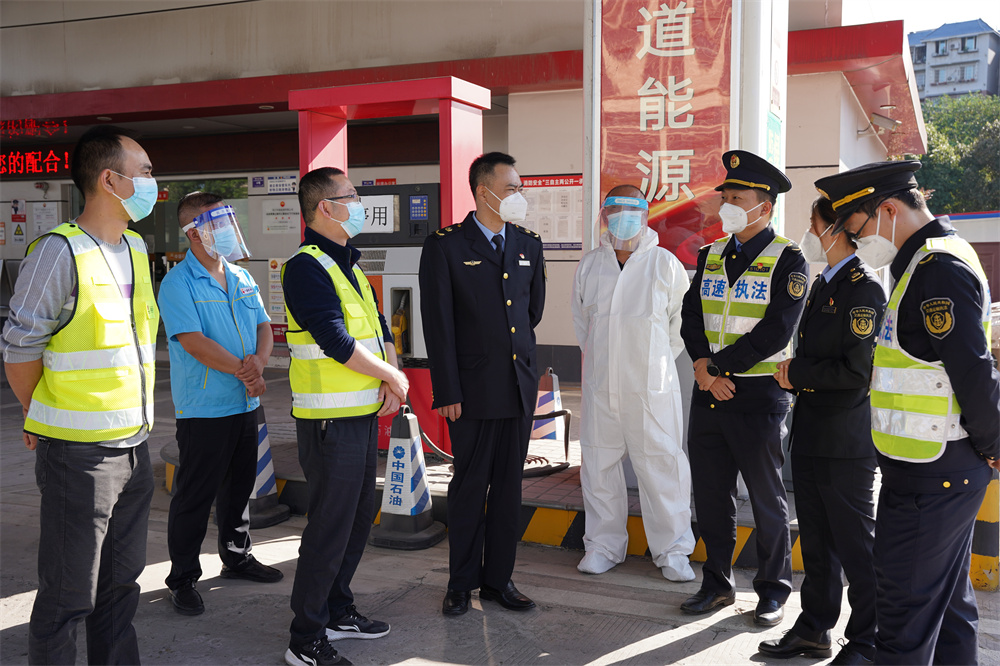 交通执法第一支队到成渝高速资阳服务区开展疫情管控专项检查