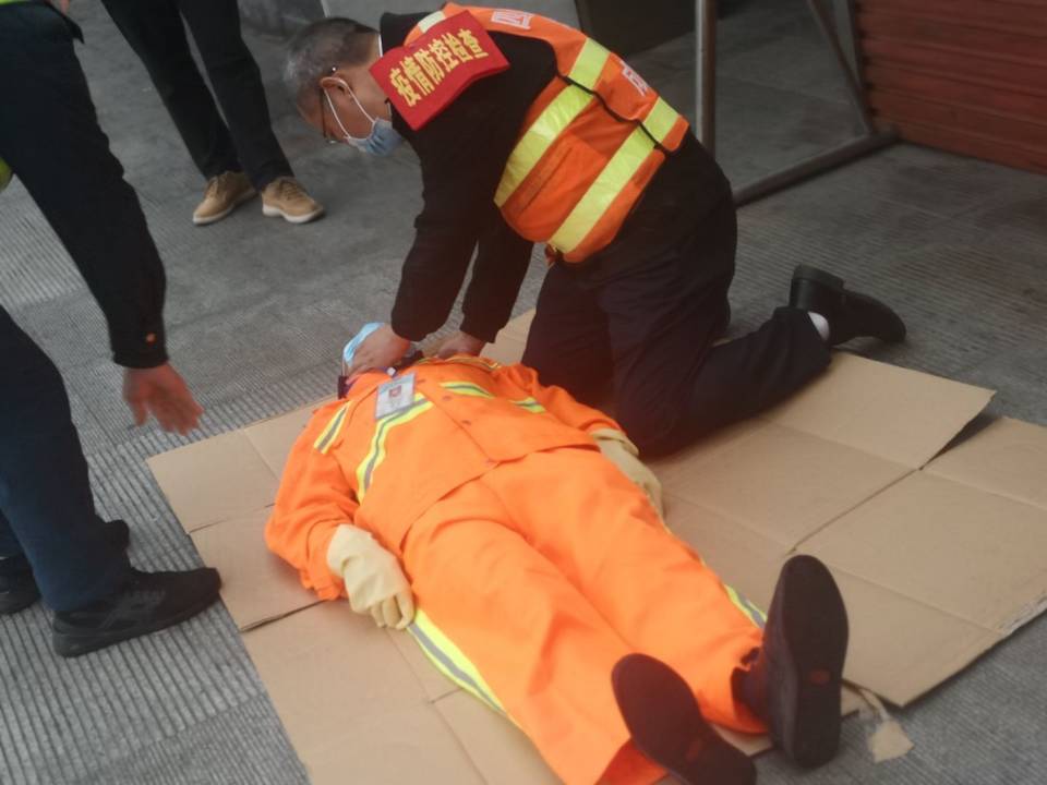 成渝高速内江服务区开展高处坠落事故现场应急处置演练