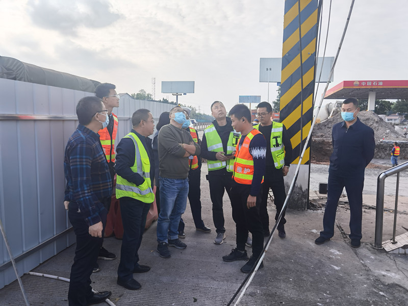 资阳管理处检查成渝”电走廊“暨换电重卡建设项目现场施工情况