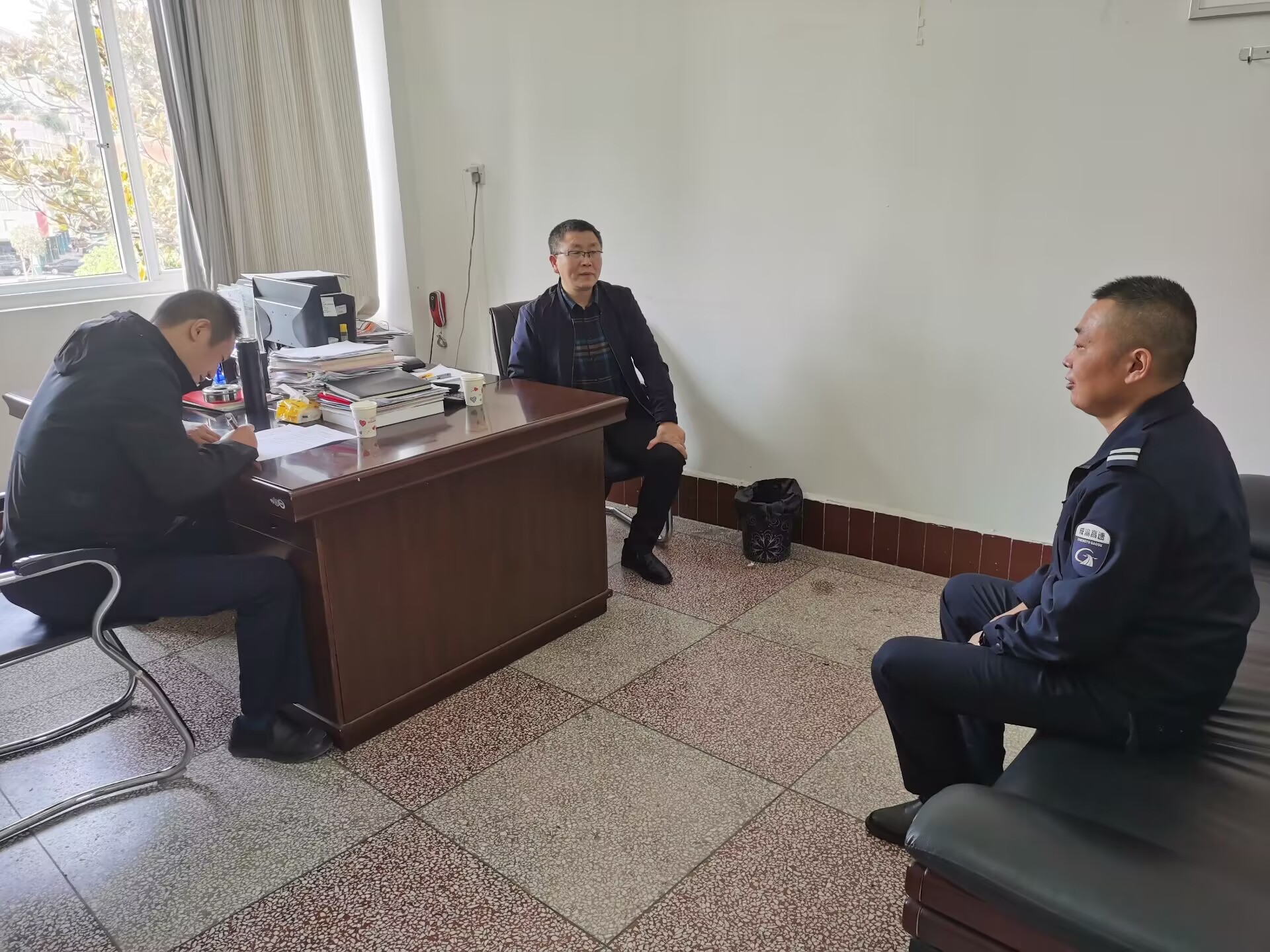 11.16+邹丽+资阳管理处开展路产管护队伍谈心谈话活动