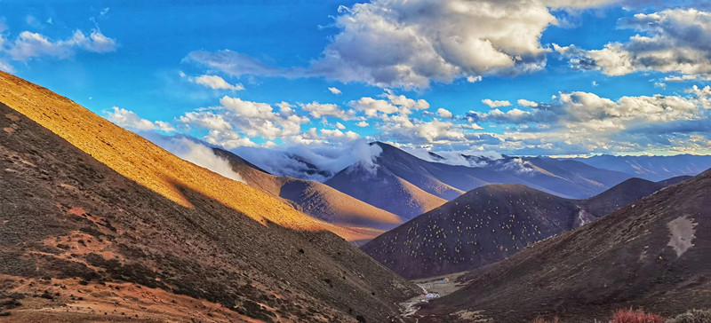 重峦叠嶂——四川成渝高速公路股份有限公司成渝分公司高华庆_副本