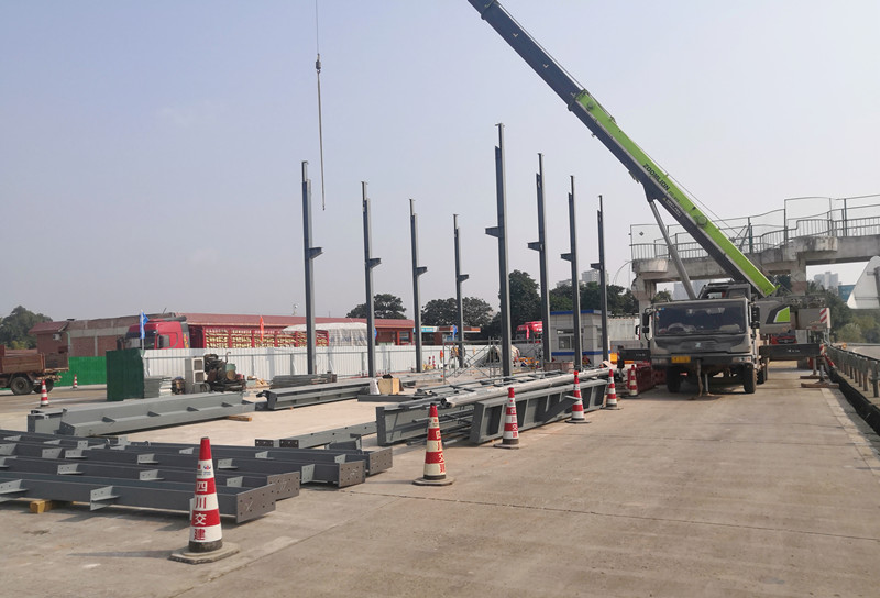 成渝电走廊暨换电重卡项目换电设备正式进场