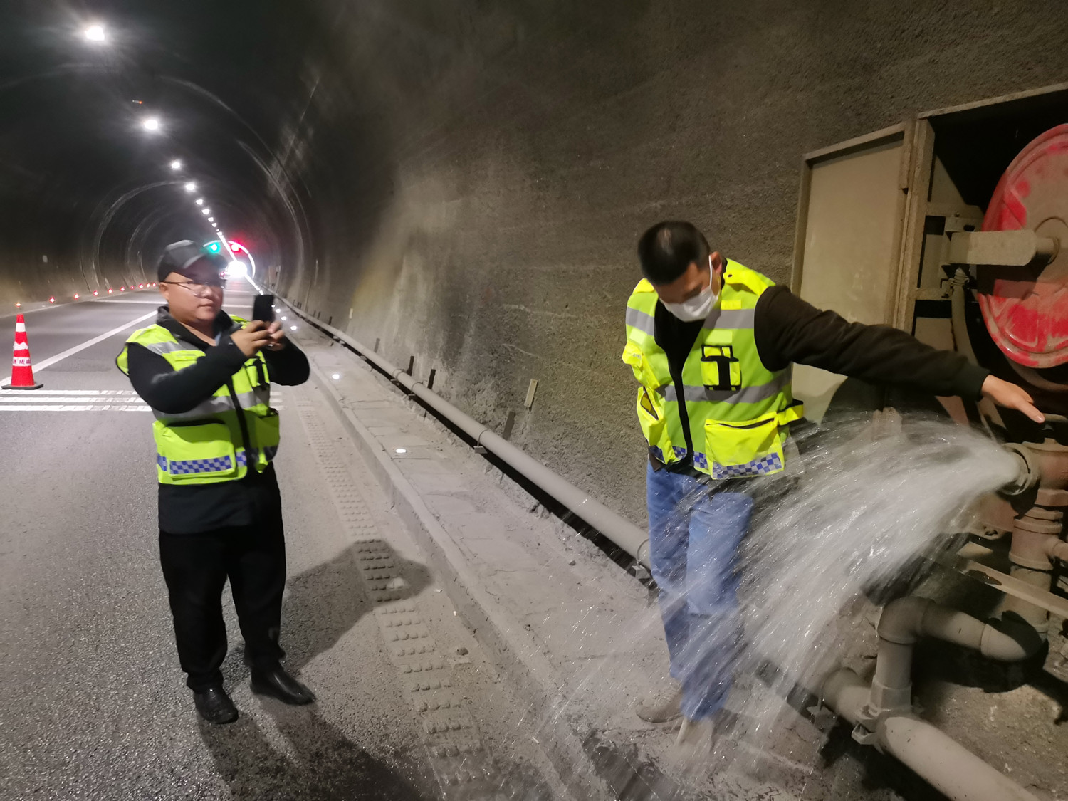 成都管理处隧道机电维护管理工作获肯定