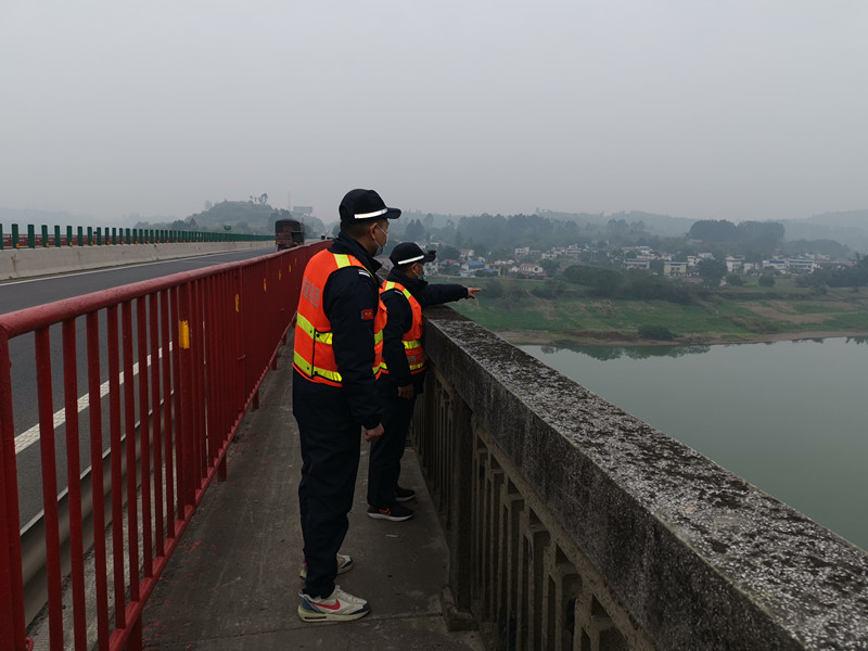 2022.12.12+成渝分公司+内江管理处多举措维护桥梁结构安全+肖桂松