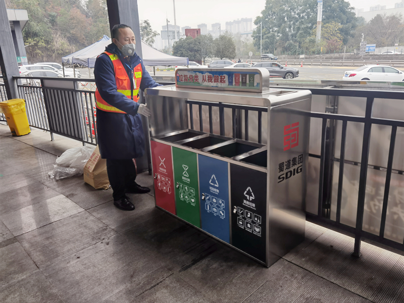 资阳管理处实现服务（停车）区垃圾分类“三有”目标