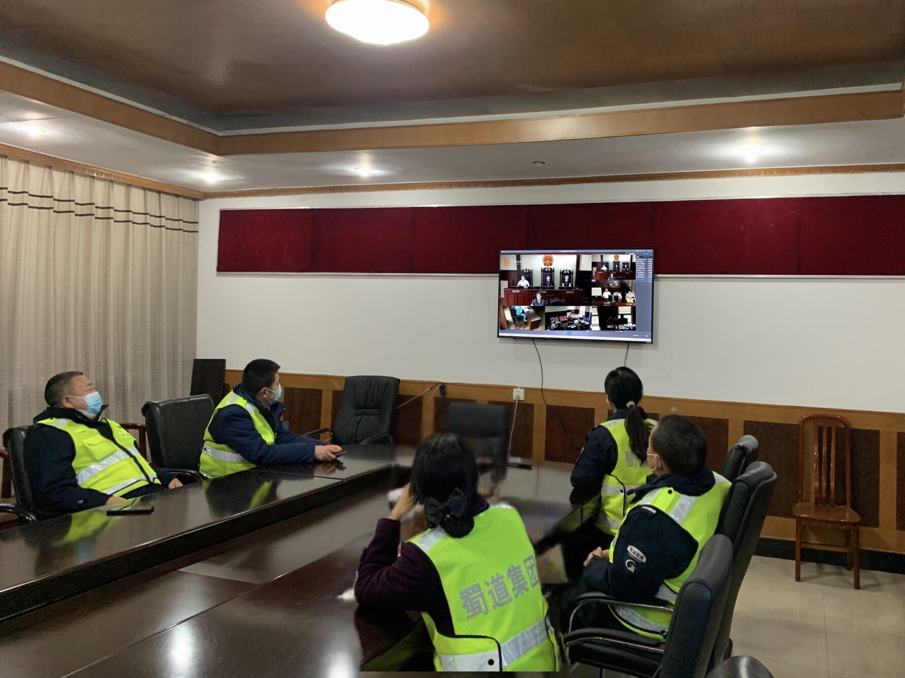 成渝高速渔箭收费站开展“宪法宣传周”主题宣传活动