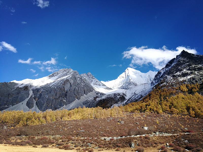 贡嘎雪山——四川成渝高速公路股份有限公司成渝分公司+林海_副本