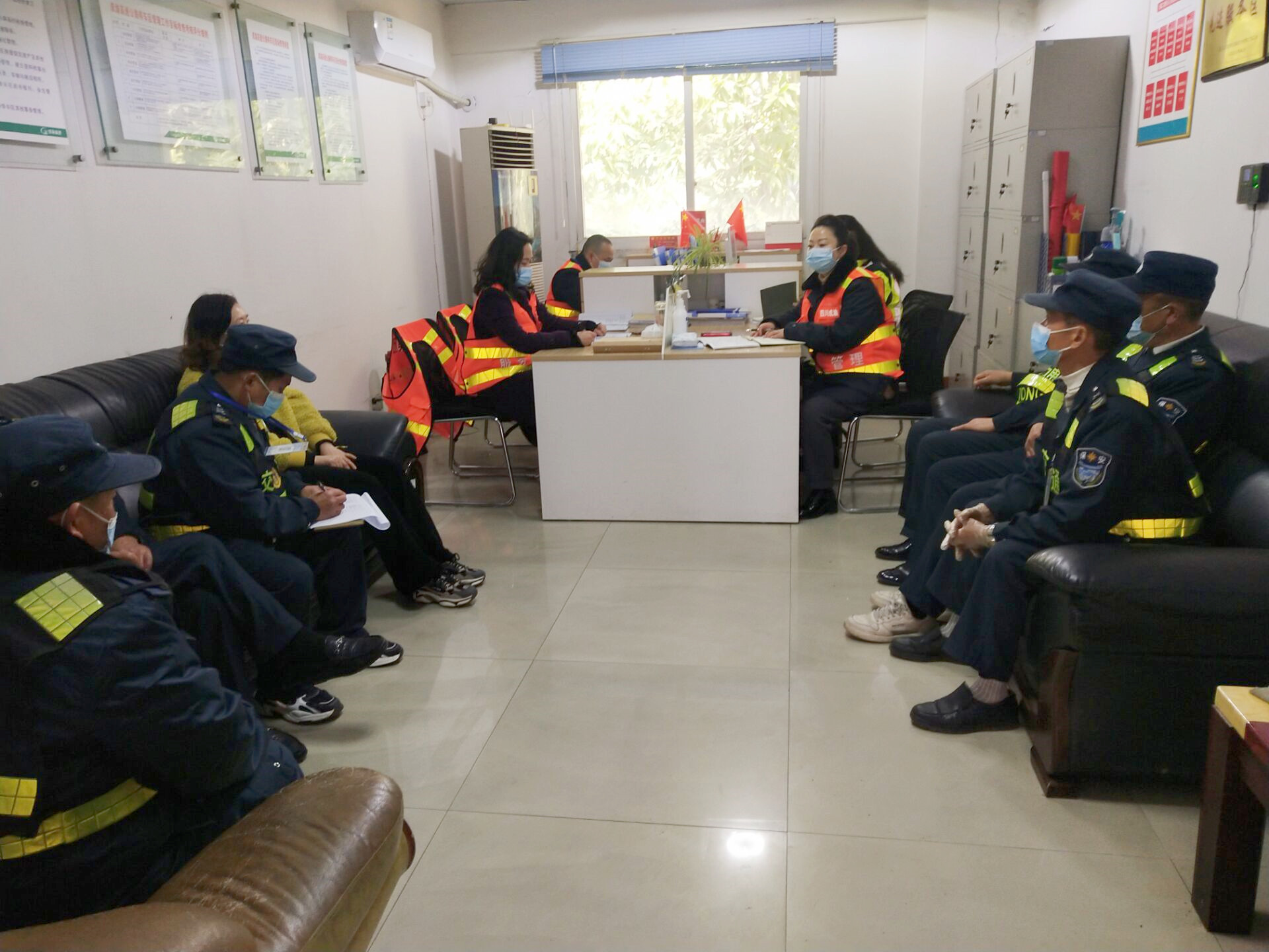 2022.3.4+成渝分公司+成渝高速隆昌停车区开展廉洁警示教育+钟莉