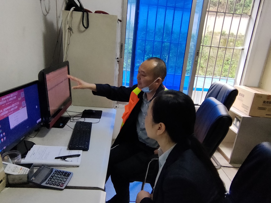 内江管理处快速处理“J型”车辆