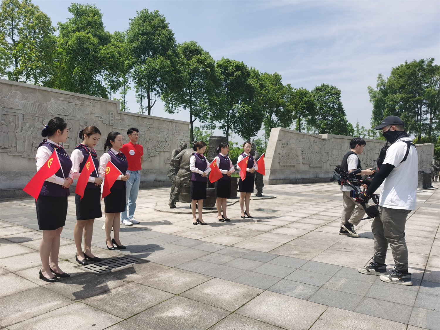 2022.4.21+成渝分公司+内江管理处积极配合蜀道集团拍摄“唱响五四”文化活动MV+庞宇