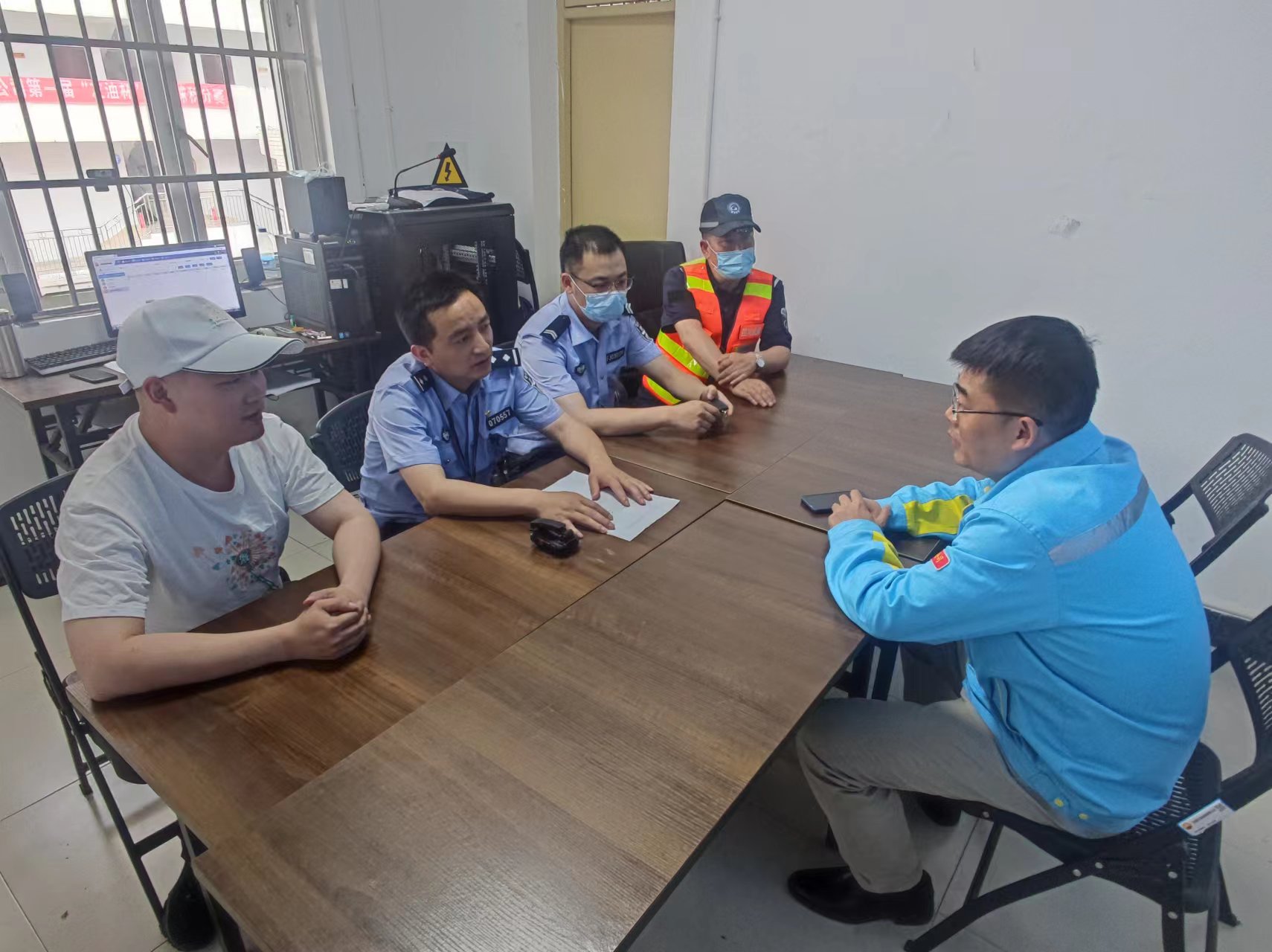 资阳管理处团总支开展“路政宣传月”活动