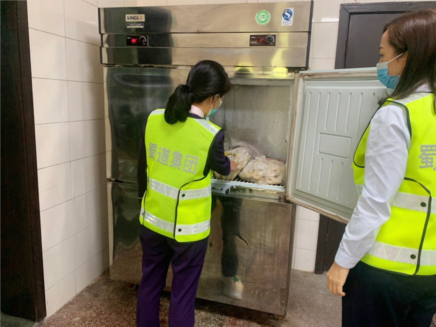 成渝高速公路渔箭收费站认真落实食品安全管理