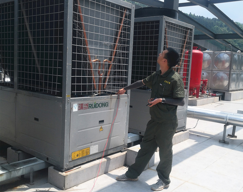 成都管理处开展机电设施设备防雷检测