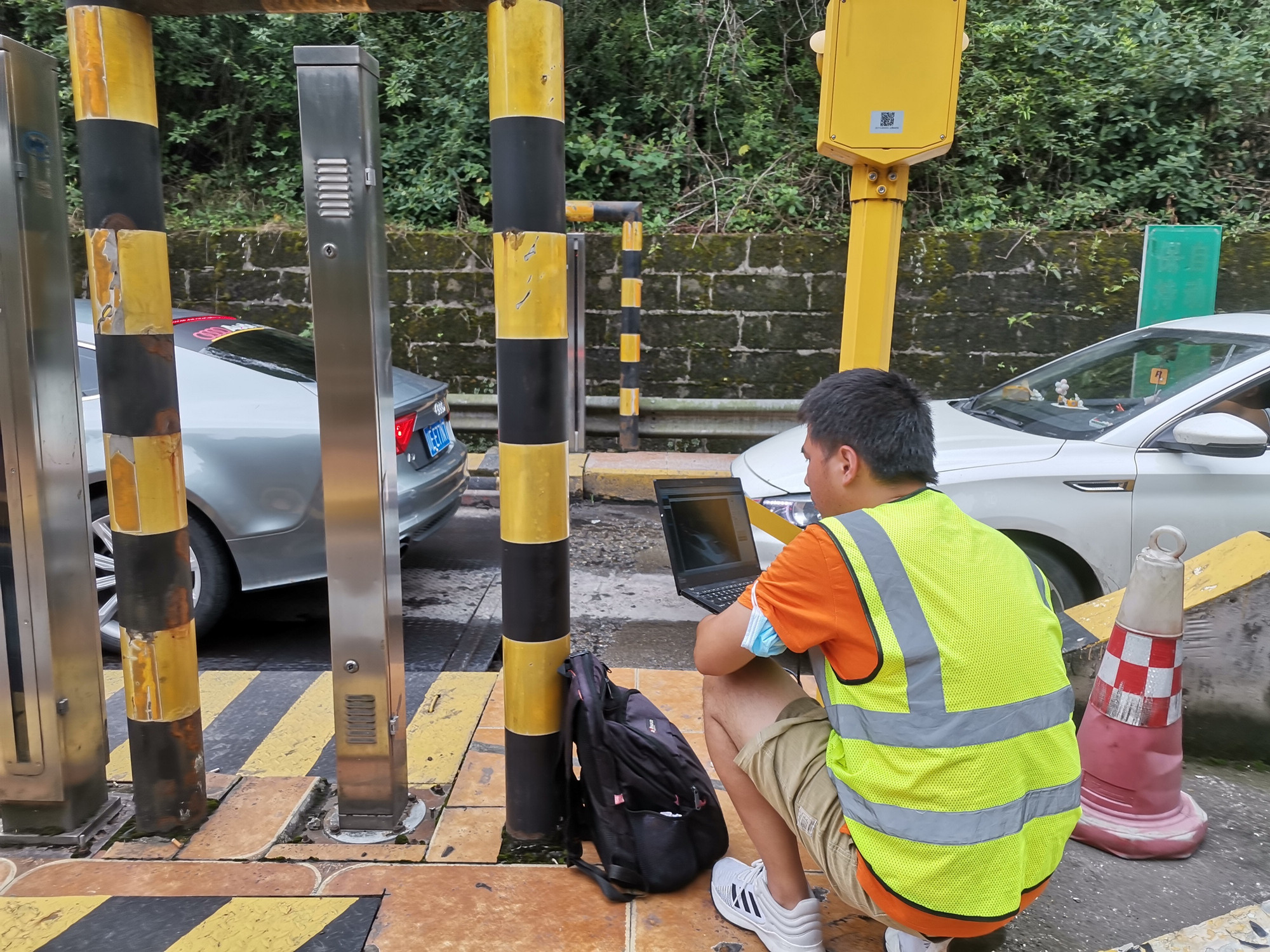 2022.6.25+成渝分公司+内江管理处完成收费站治超抓拍设备升级工作+张晓亮