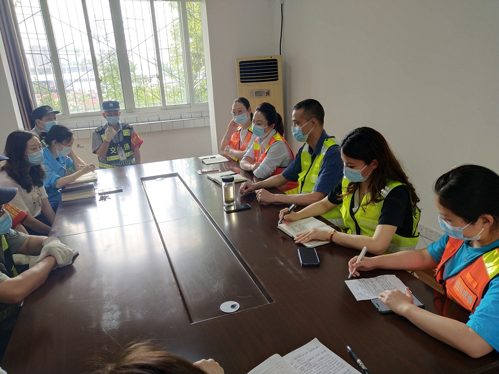 成渝高速内江管理处隆昌停车区召开端午节安全生产工作