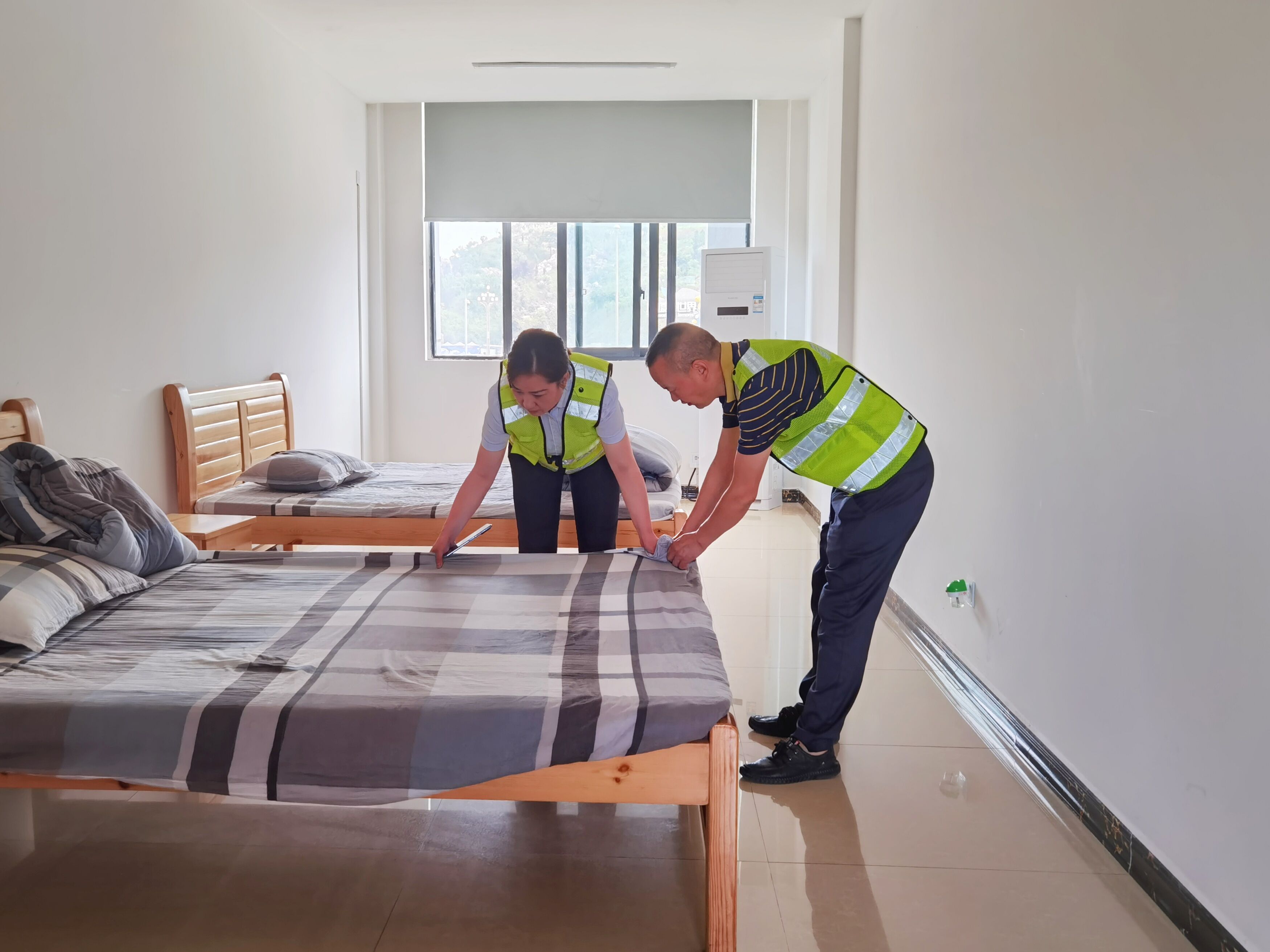 6.8+贺晓+资阳管理处开展环境卫生检查