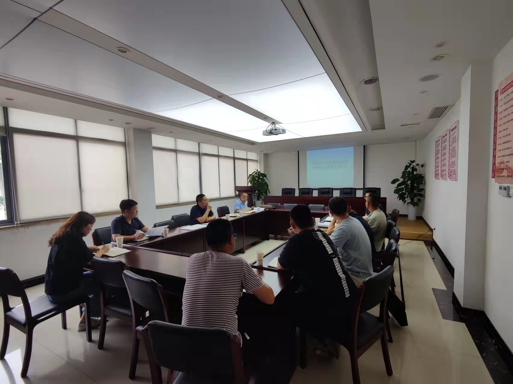 6.7+成渝分公司+公司组织召开成渝高速公路桥面径流收集系统改造工程技术交底会