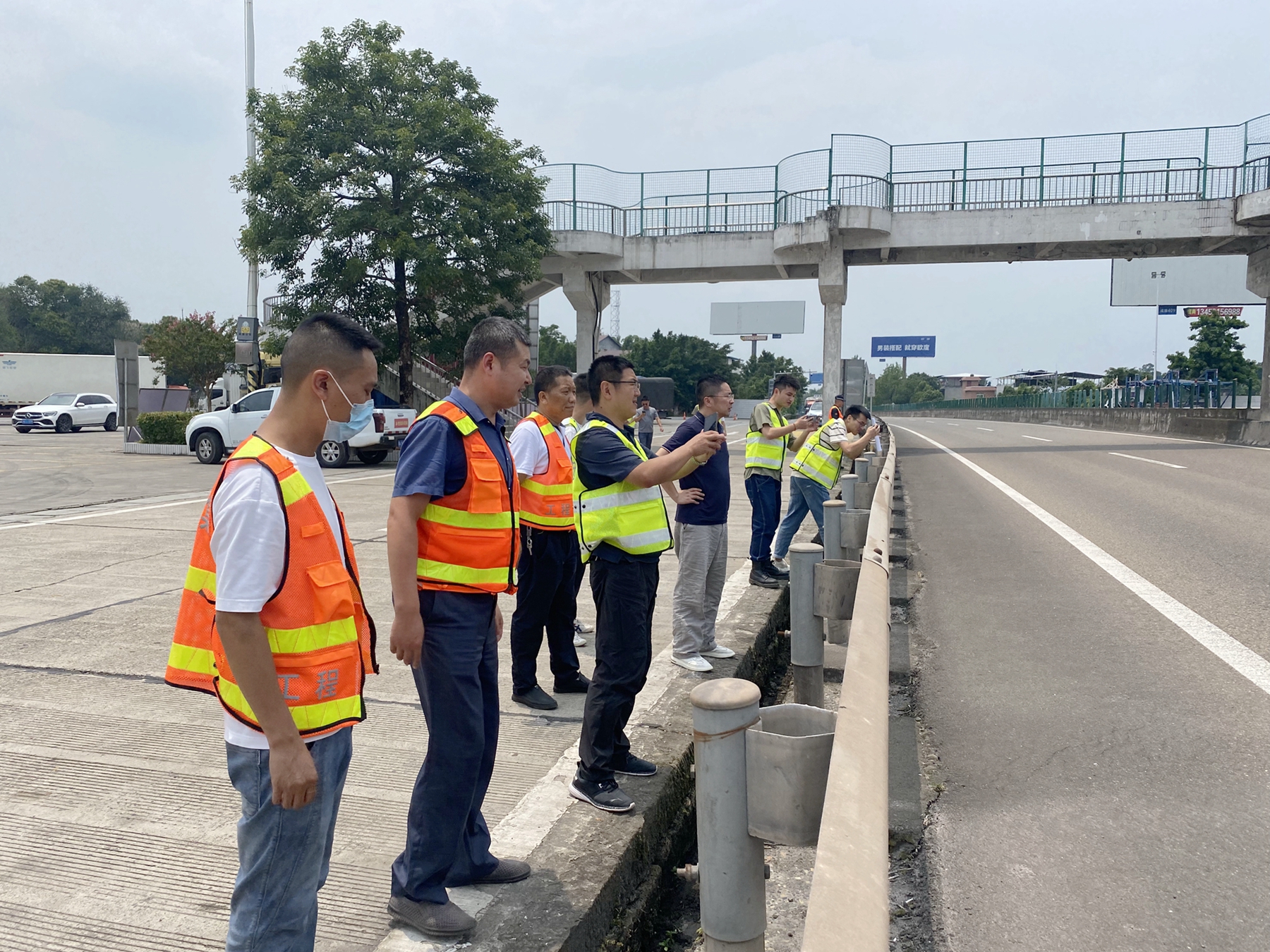 2022.7.13+成渝分公司+成渝公司养护检查组到成渝高速资阳段开展养护交叉检查
