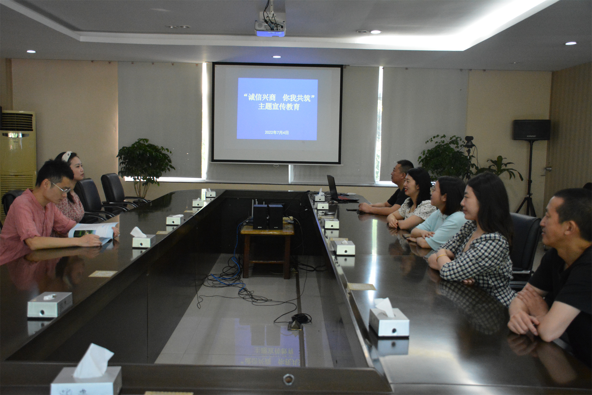 2022.7.4+成渝分公司+内江管理处开展“诚信兴商 你我共筑”主题宣传活动+庞宇