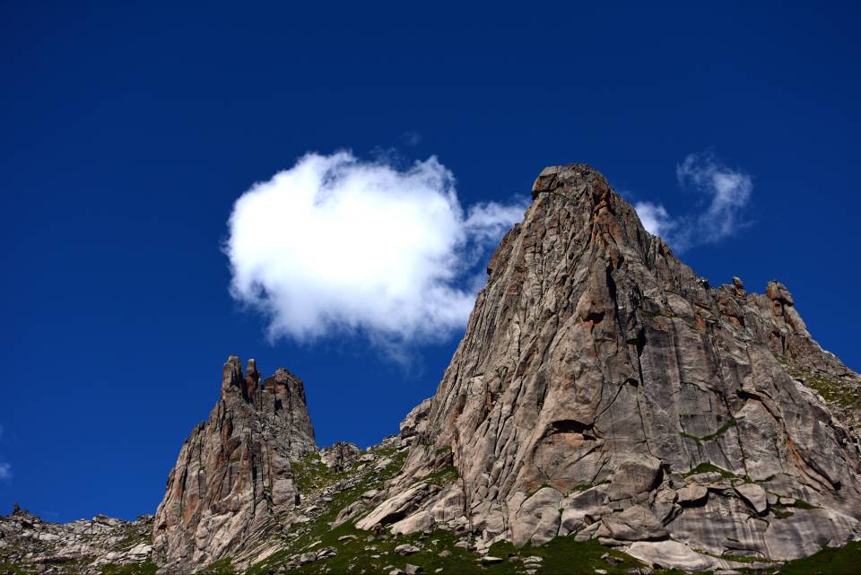 高耸入云——四川成渝高速公路股份有限公司成渝分公司 蒙丽琴