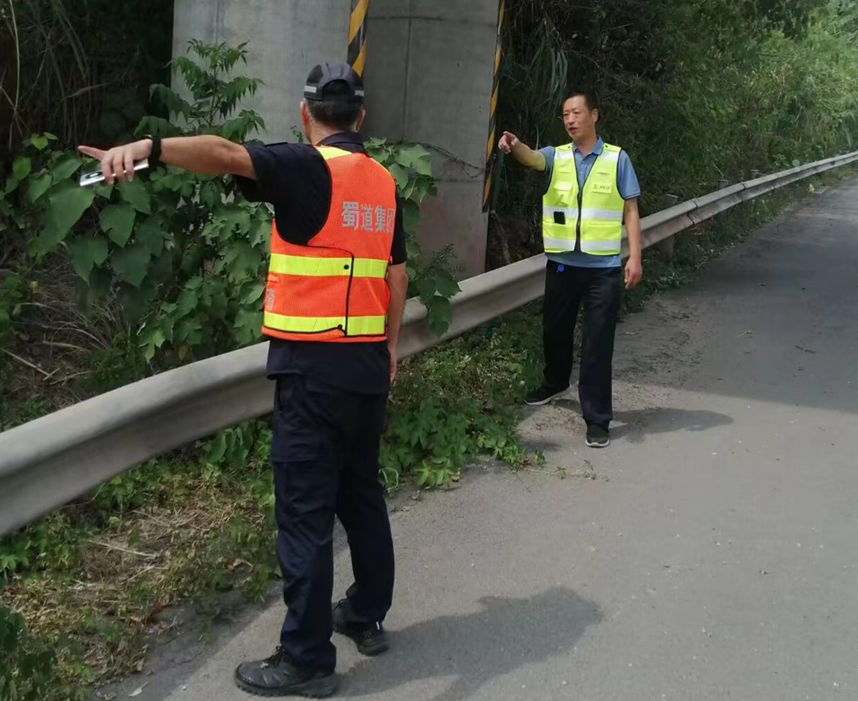 资阳管理处开展道路边沟专项排查
