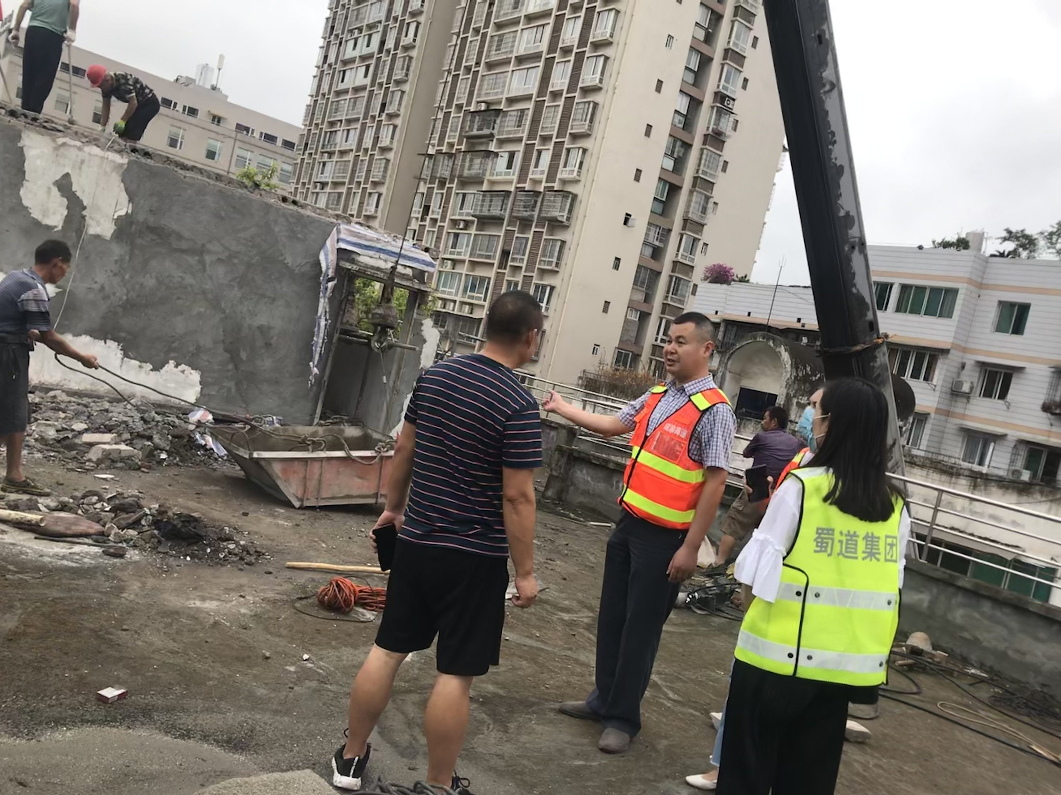 资阳管理处开展成渝高速资中生活区碉楼整改工程现场检查