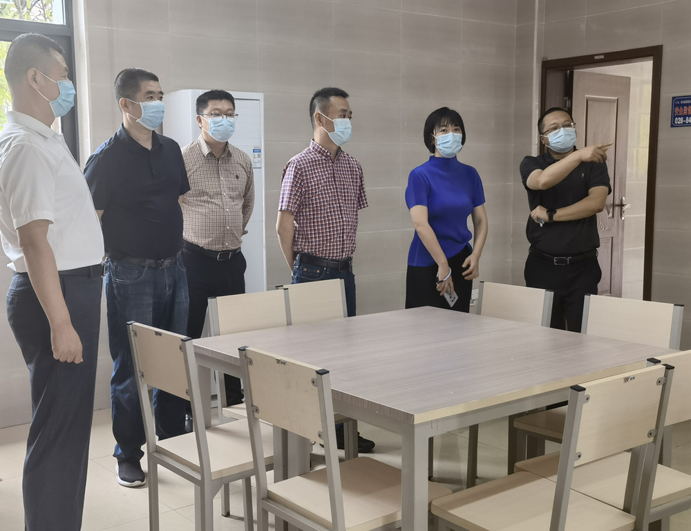 成渝分公司检查资阳管理处疫情防控工作并慰问一线员工