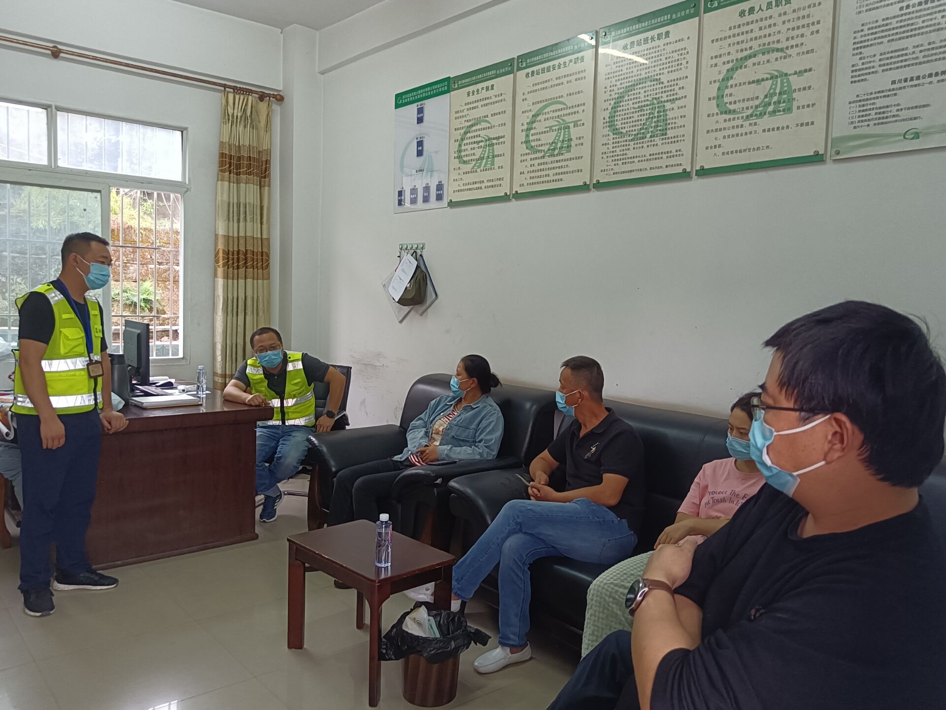 资阳管理处党总支开展驻站员工谈心谈话