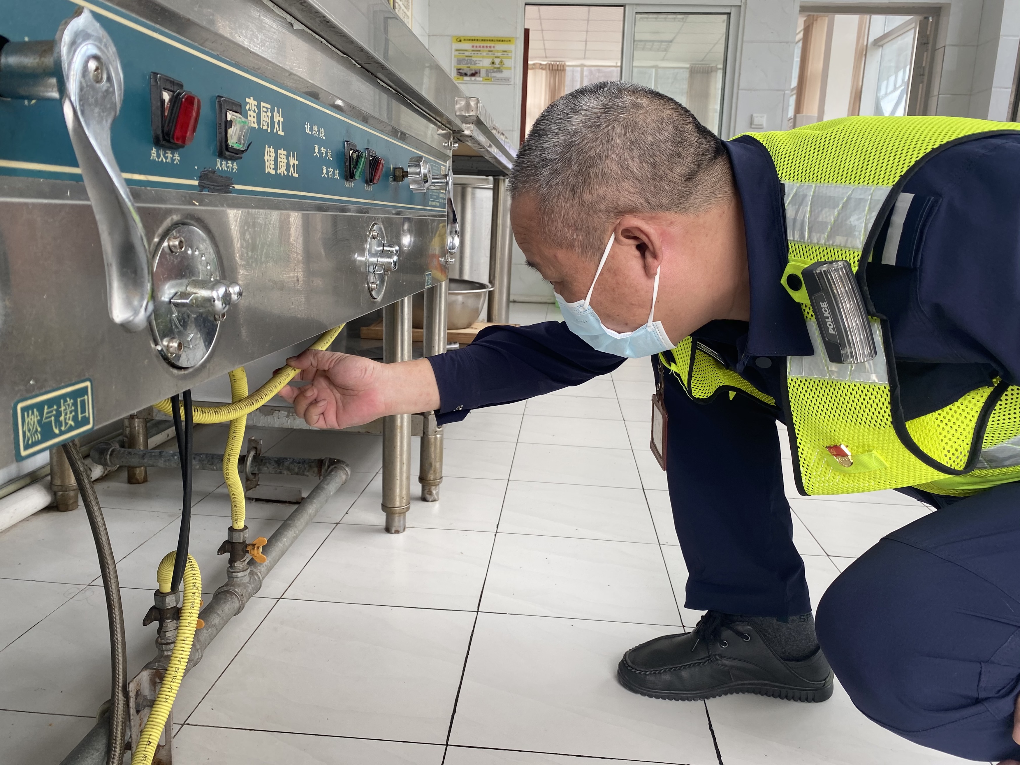 成渝高速简阳北收费站开展节前安全自查