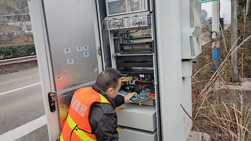 成都管理处开展节前机电设备检查工作