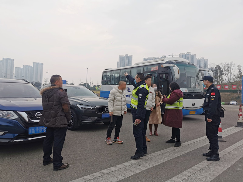 成渝高速资阳高新区收费站扎实做好“春运”保畅服务