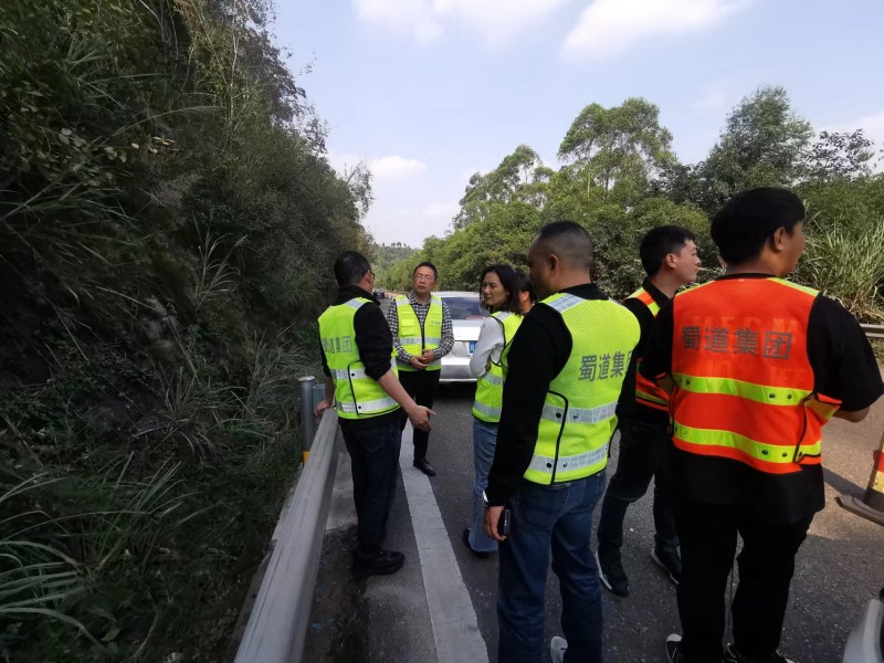 公司党委委员、副总经理邓勇带队检查 防灾减灾和安全生产包保工作