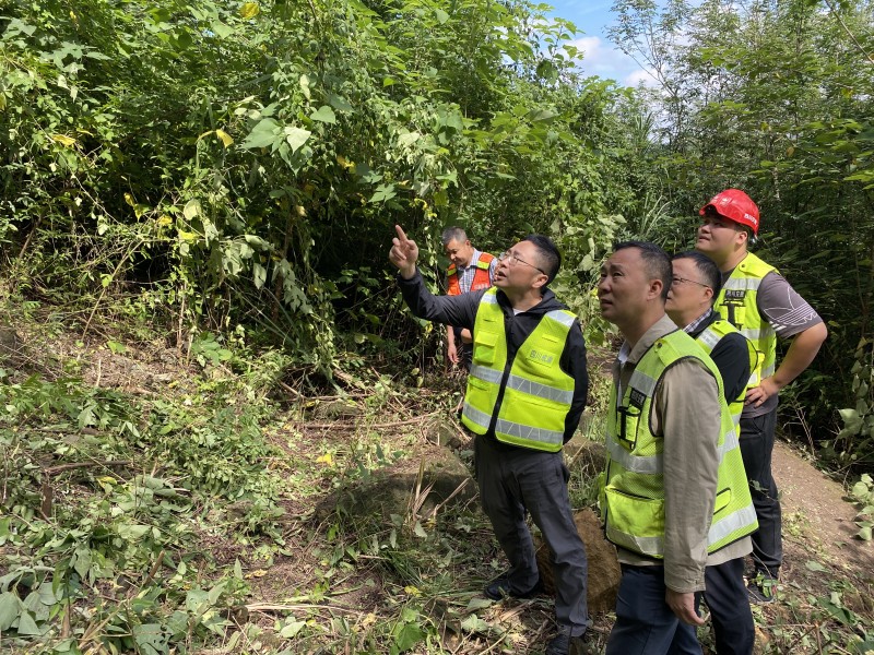 成渝分公司检查成渝高速资阳段地质灾害防治工作