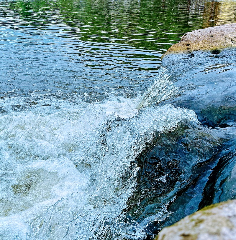溪流——四川成渝高速公路股份有限公司成渝分公司 覃敏