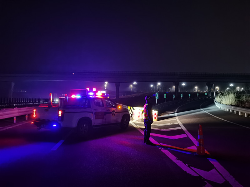 成渝高速简阳收费站妥善处置设备故障