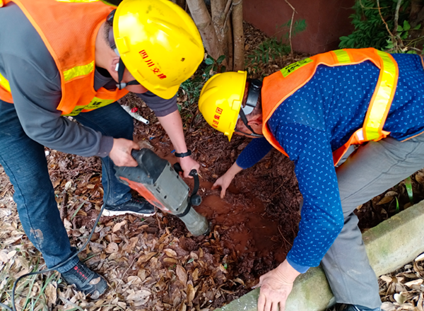 2023.2.10+成渝分公司+内江管理处及时抢修自来水管漏点+吴嗣芳