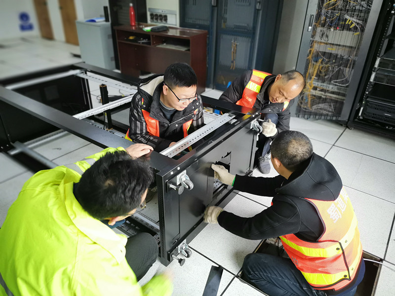 2023.2.14+成渝分公司+内江管理处有序推进收费站服务器融合准备工作+张晓亮