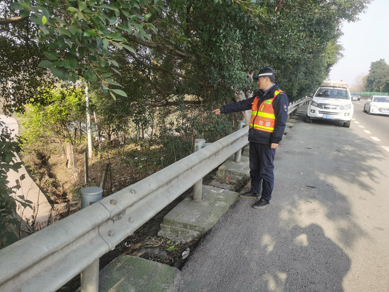 资阳管理处开展高速公路隔离网专项排查