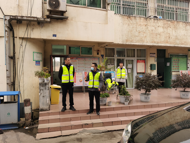 成渝分公司党委委员、副总经理魏明现场督导成都管理处元宵节保通保畅工作