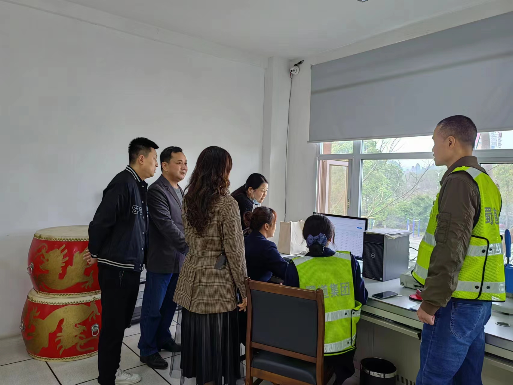 内江管理处试运行收费无纸化系统