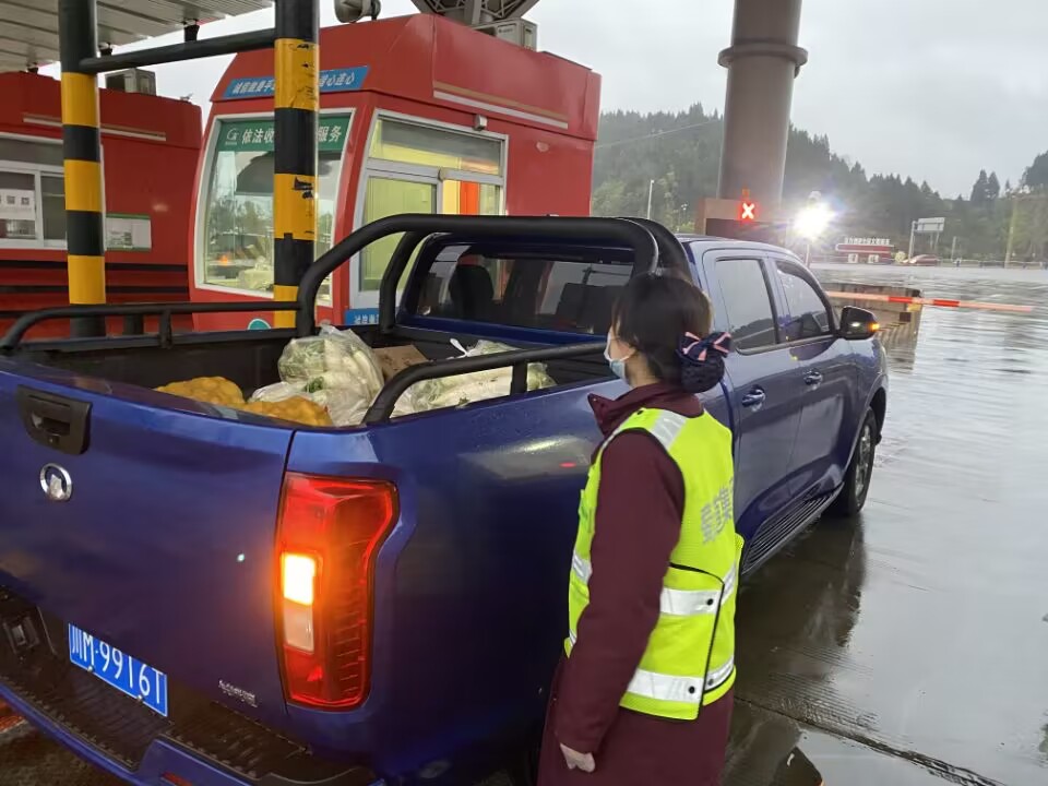 资阳管理处开展鲜活车专项稽查