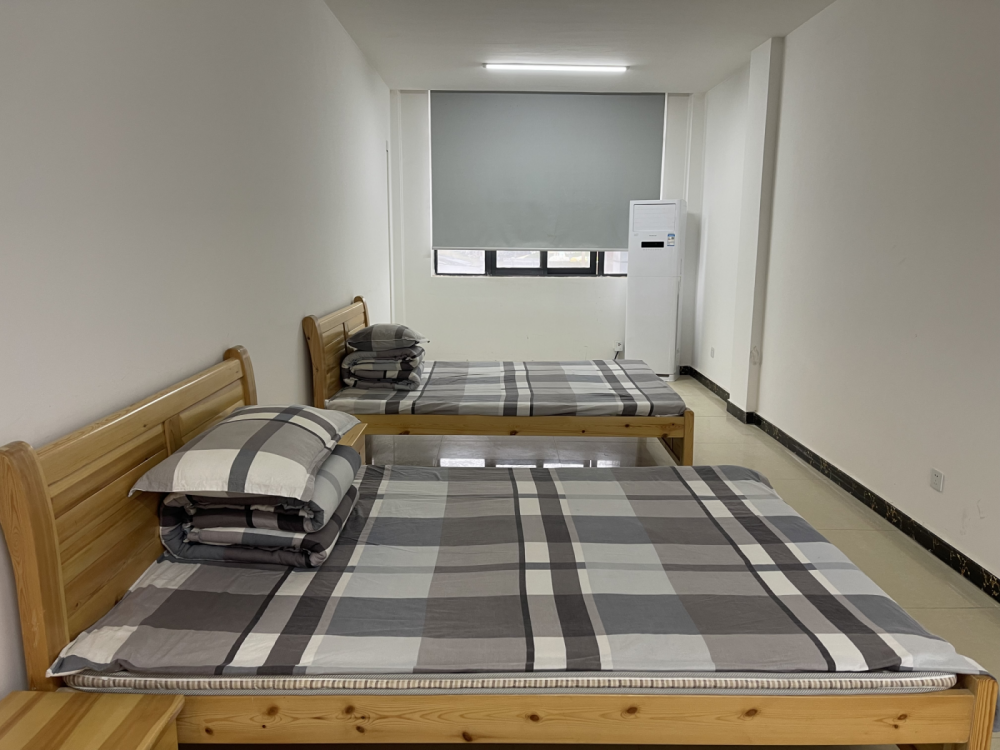 成渝高速资阳收费站加强内务标准化建设