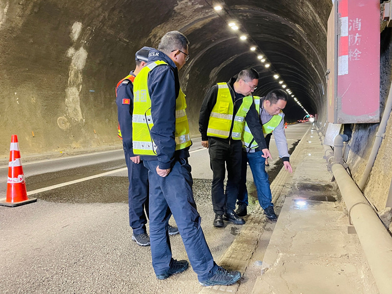 4.26+晏玉+成渝分公司开展“五一”节前暨汛前安全保畅大检查