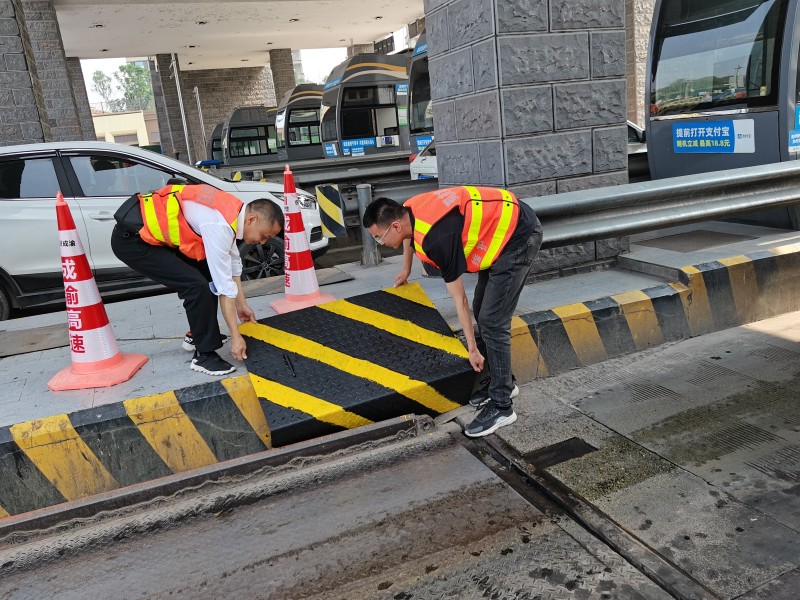 资阳管理处消除计重称台安全隐患